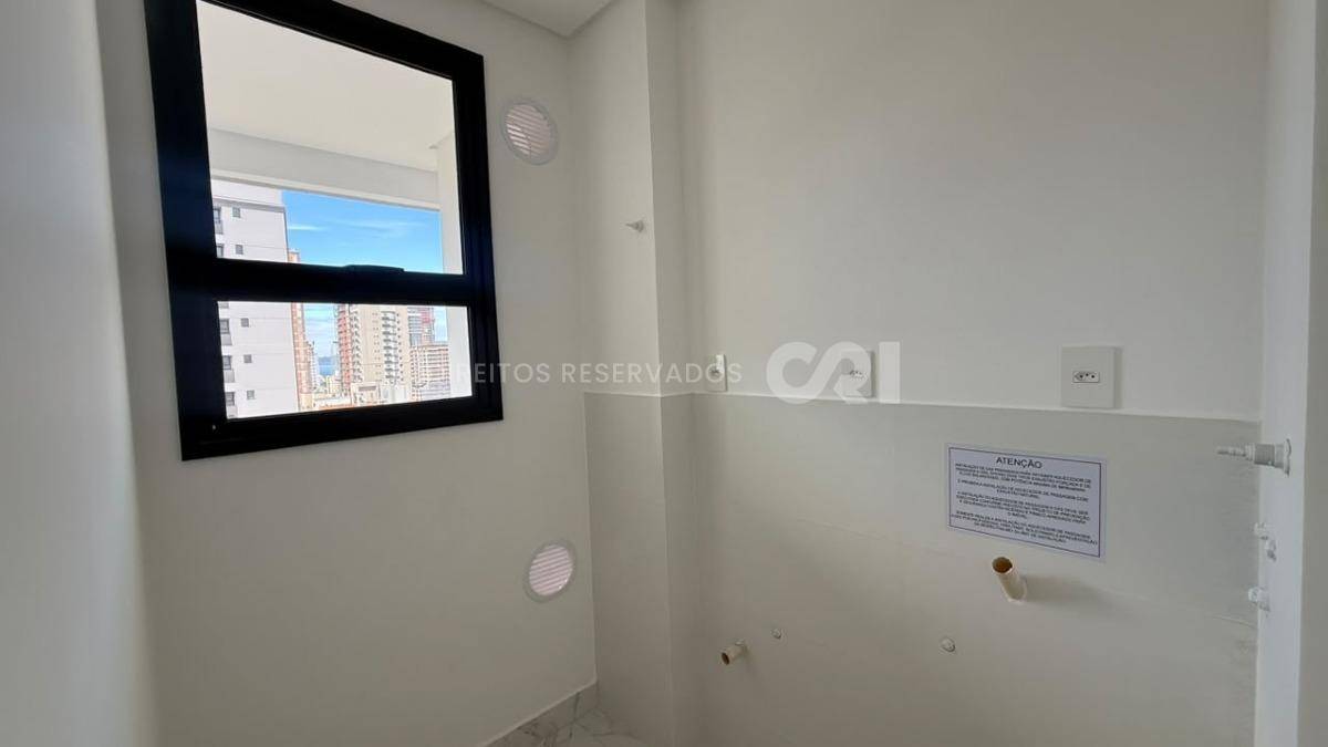 Apartamento no Edifício Beach Tower com 2 suítes em Balneário Perequê, Porto Belo