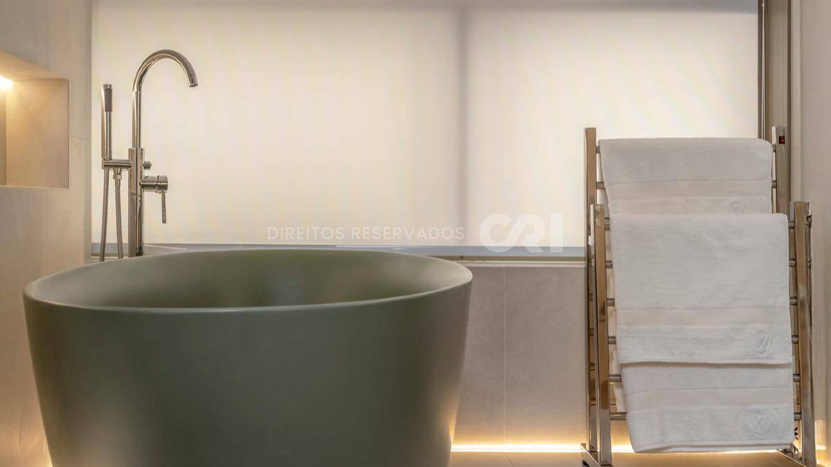 Apartamento com 4 Suítes no Yachthouse na Barra Sul em Balneário Camboriú