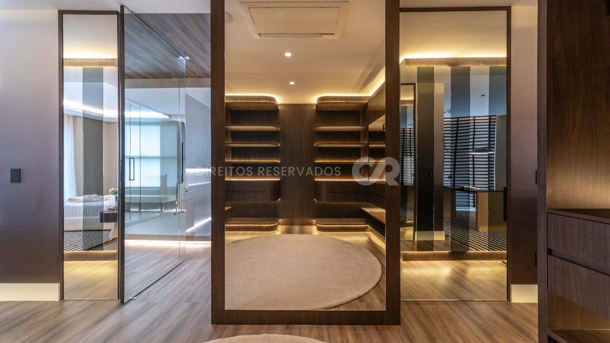Apartamento com 4 Suítes no Yachthouse na Barra Sul em Balneário Camboriú