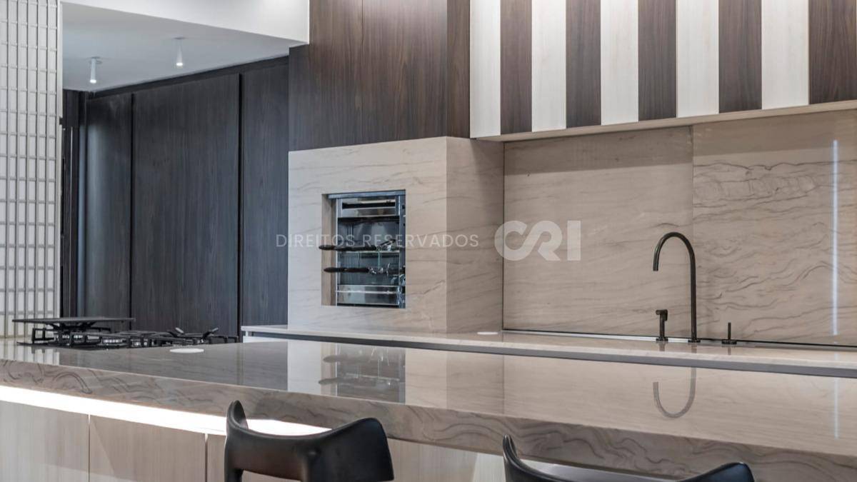 Apartamento com 4 Suítes no Yachthouse na Barra Sul em Balneário Camboriú