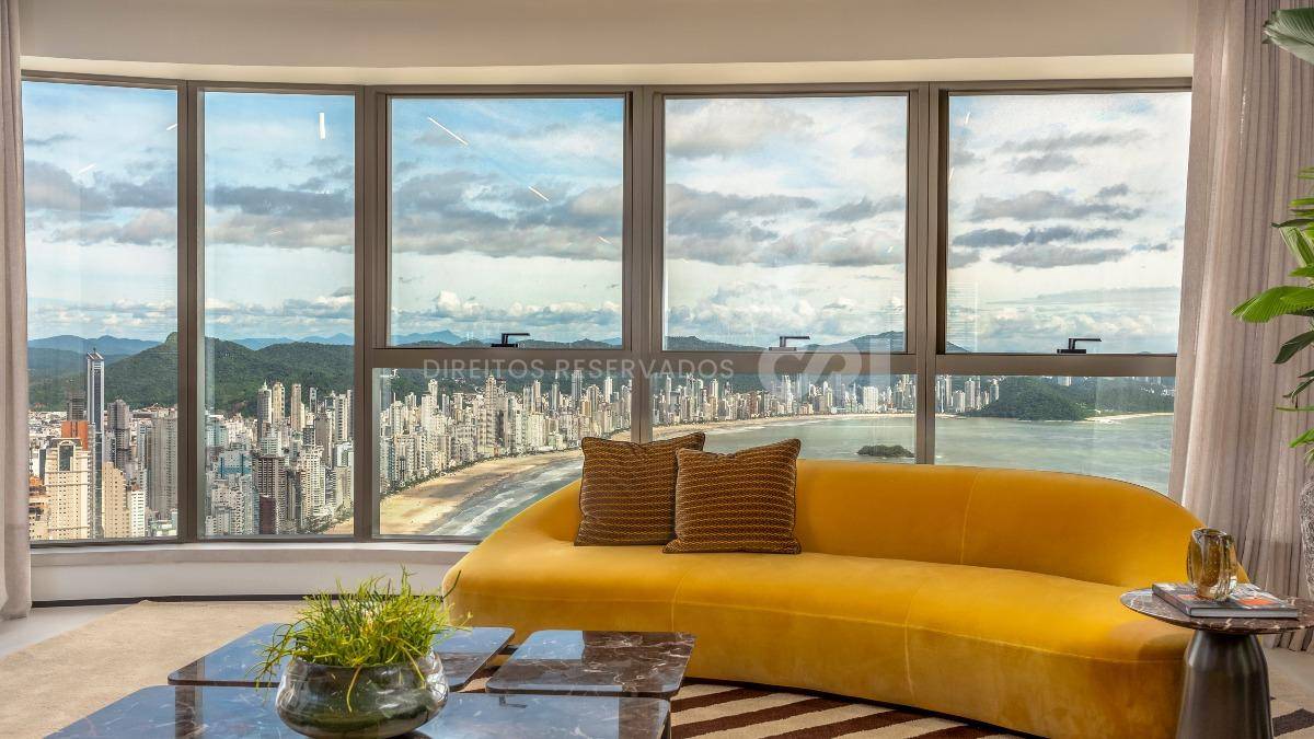 Apartamento com 4 Suítes no Yachthouse na Barra Sul em Balneário Camboriú