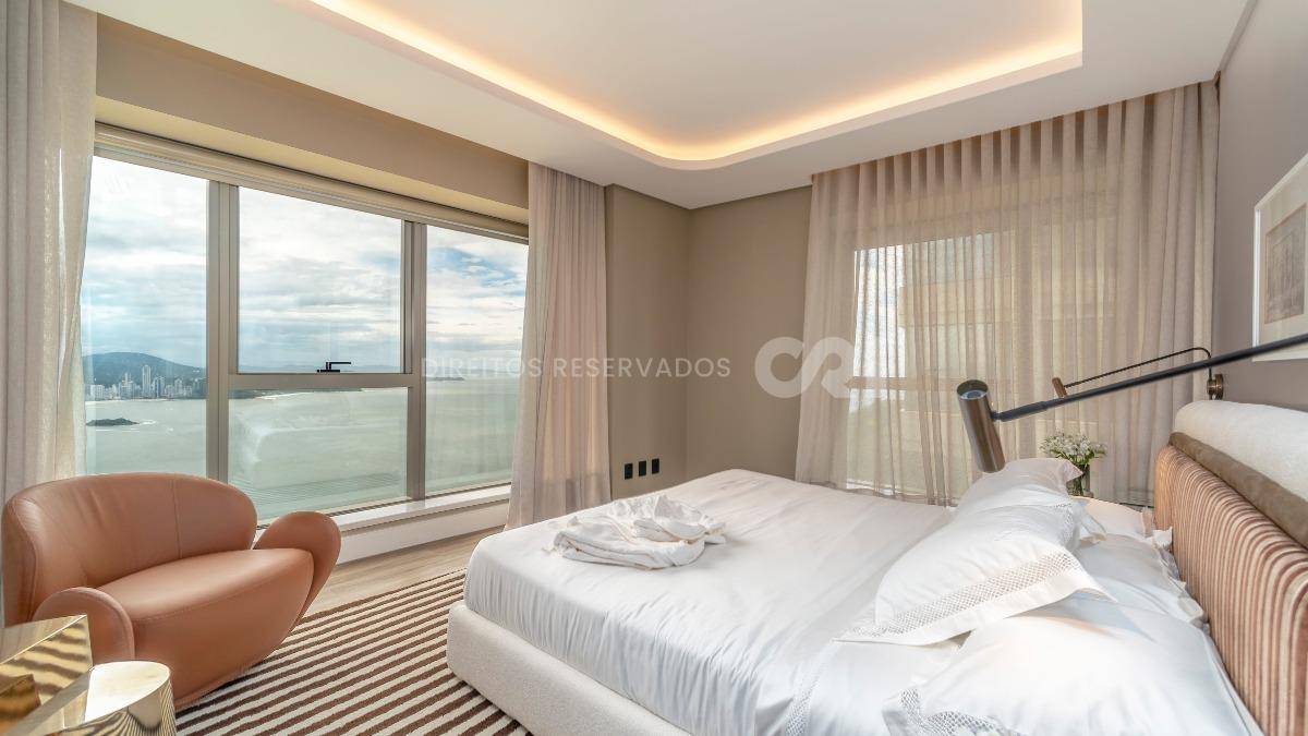 Apartamento com 4 Suítes no Yachthouse na Barra Sul em Balneário Camboriú