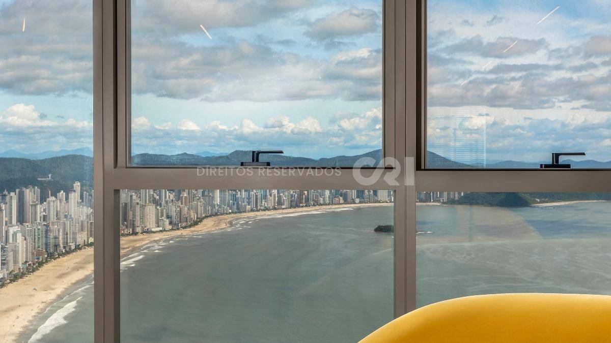 Apartamento com 4 Suítes no Yachthouse na Barra Sul em Balneário Camboriú