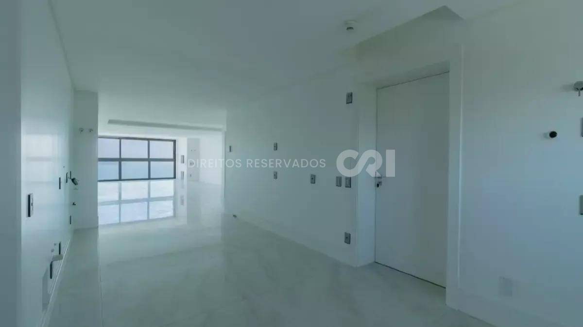 Apartamento com 4 Suítes no Edifício Pharos Frente Mar em Balneário Camboriú