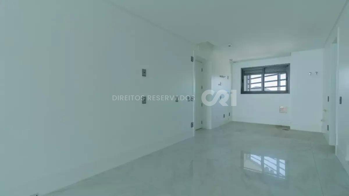 Apartamento com 4 Suítes no Edifício Pharos Frente Mar em Balneário Camboriú