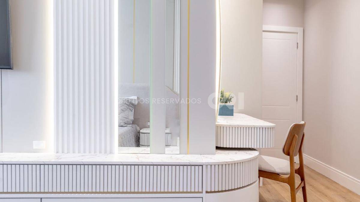 Apartamento Mobiliado com 4 Suítes no San Lorenzo, Centro de Itapema