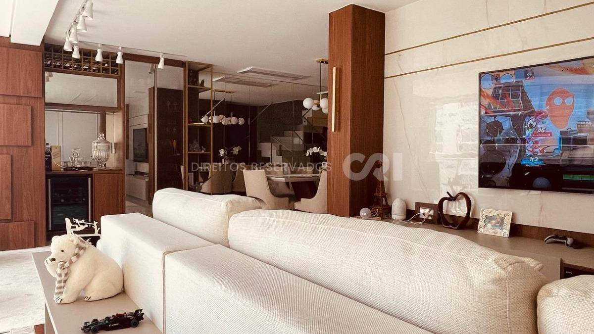 Cobertura Duplex com 3 Suítes no Amores da Brava na Praia Brava em Itajaí