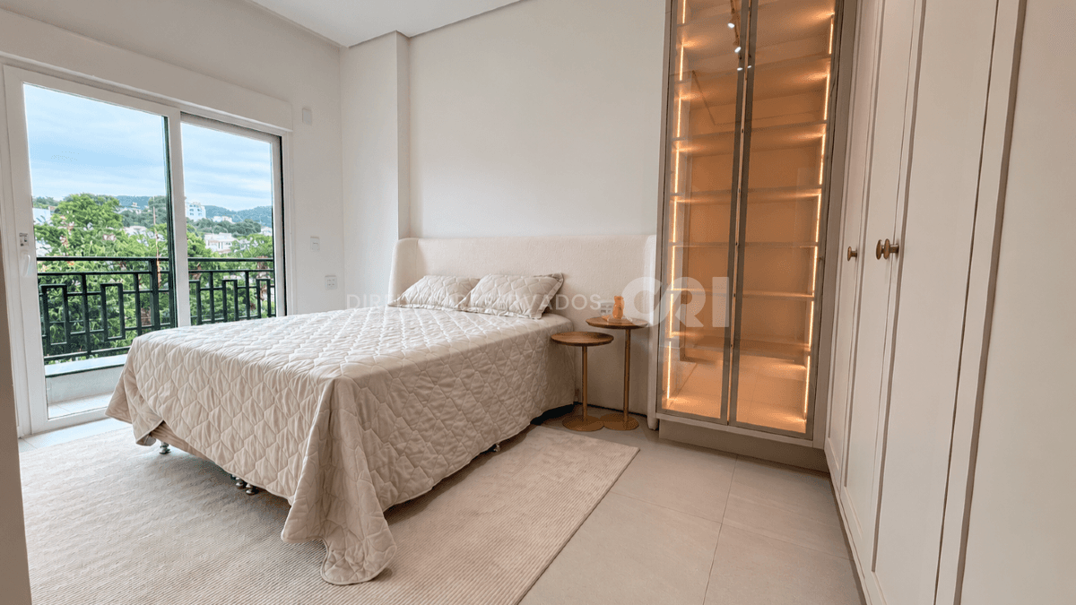 Apartamento Mobiliado com 3 Suítes no Brava Aikon na Praia Brava em Itajaí