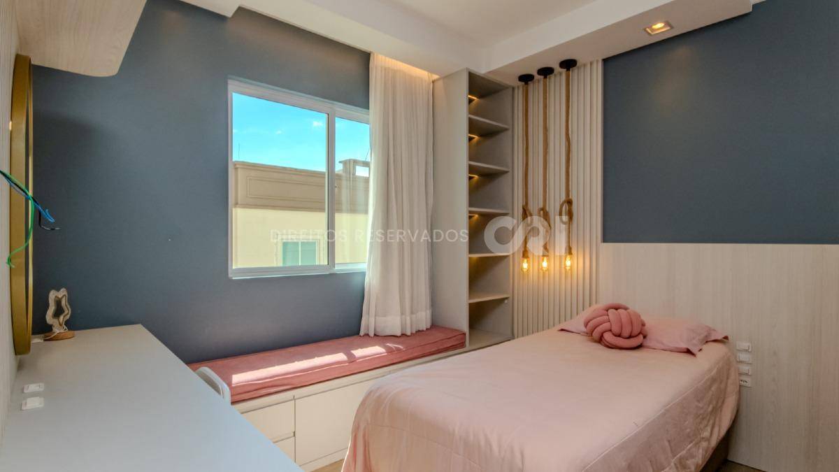 Apartamento com 2 Dormitórios no Edifício Le Blanc, Pioneiros, Balneário Camboriú