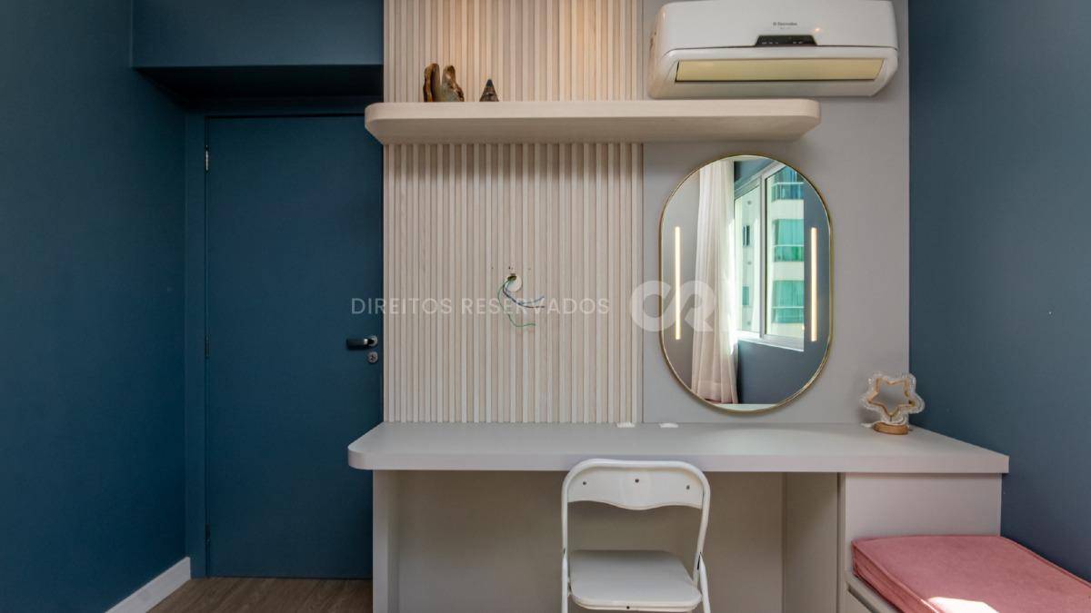 Apartamento com 2 Dormitórios no Edifício Le Blanc, Pioneiros, Balneário Camboriú