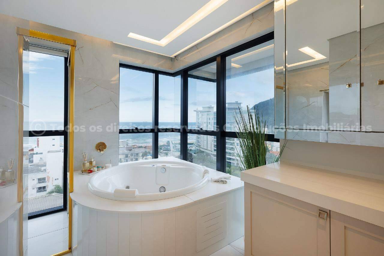 Foto do imóvel Cobertura no Edifício Brava Palace em Itajaí – 4 suítes, piscina privativa e vista para o mar
