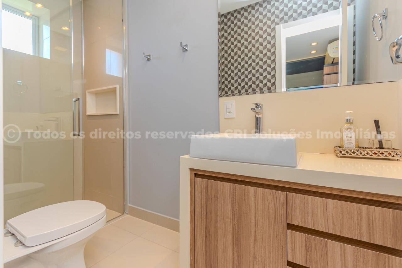 Foto do imóvel Apartamento Mobiliado á venda com 03 Suítes no Edifício Império das Ondas em Balneário Camboriú