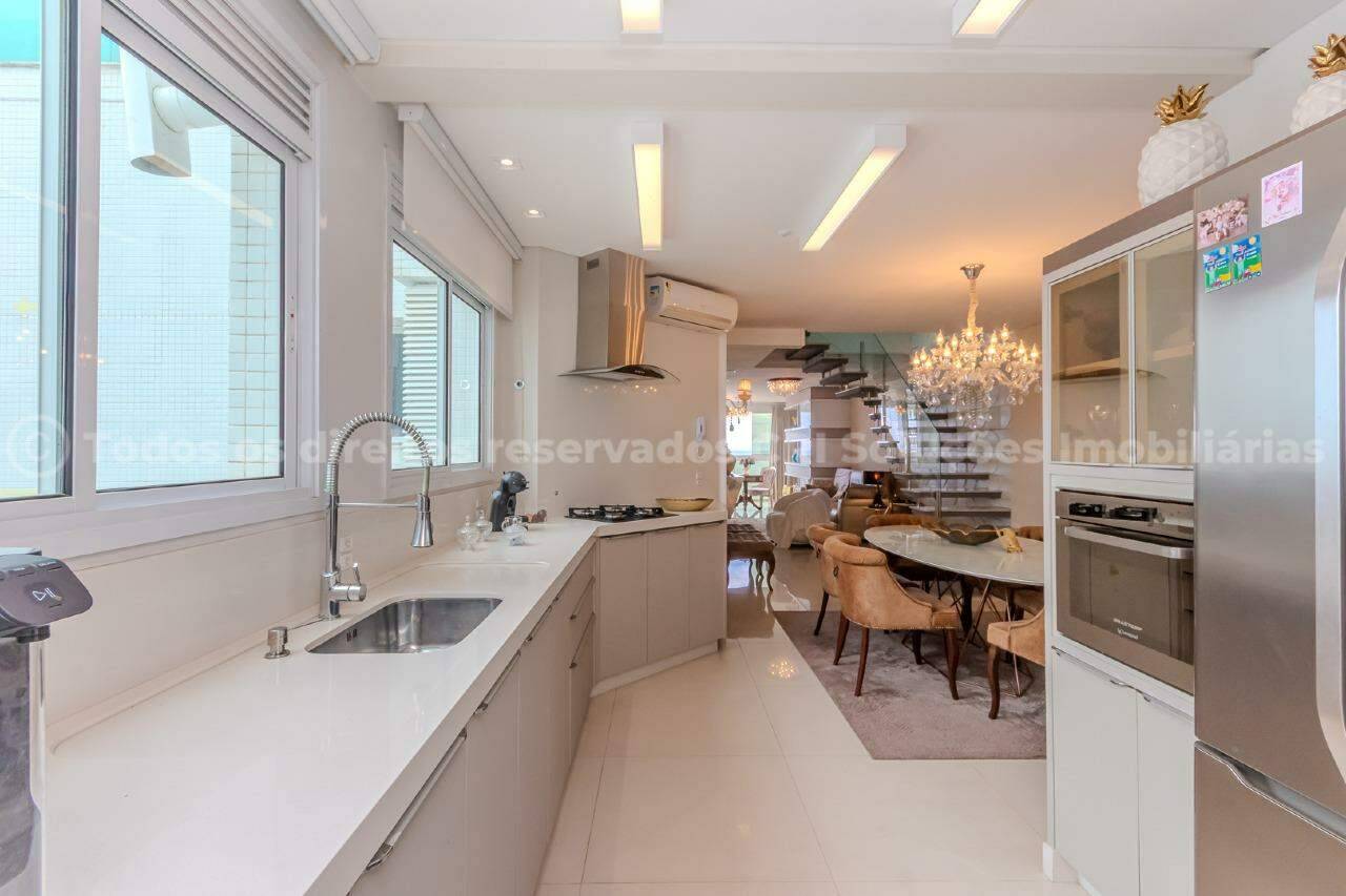 Foto do imóvel Cobertura Duplex com 3 Suítes à Venda no Brava Beach Aroeira na Praia Brava em Itajaí