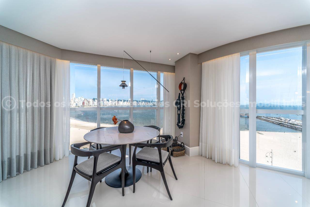 Apartamento com no 4 suítes Edifício Ibiza Towers na Barra Sul em Balneário Camboriú
