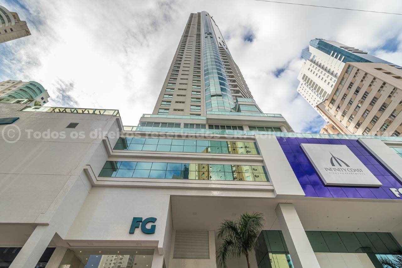 Foto do imóvel Apartamento com 03 Suítes no Edifício Infinity Coast com Vista para o Mar em Balneário Camboriú | Vida na praia