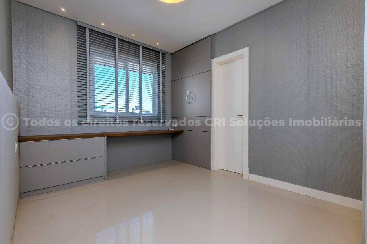 Foto do imóvel Apartamento a venda no Edifício Portinax com 03 Suítes Mobiliado no Centro de Balneário Camboriú.