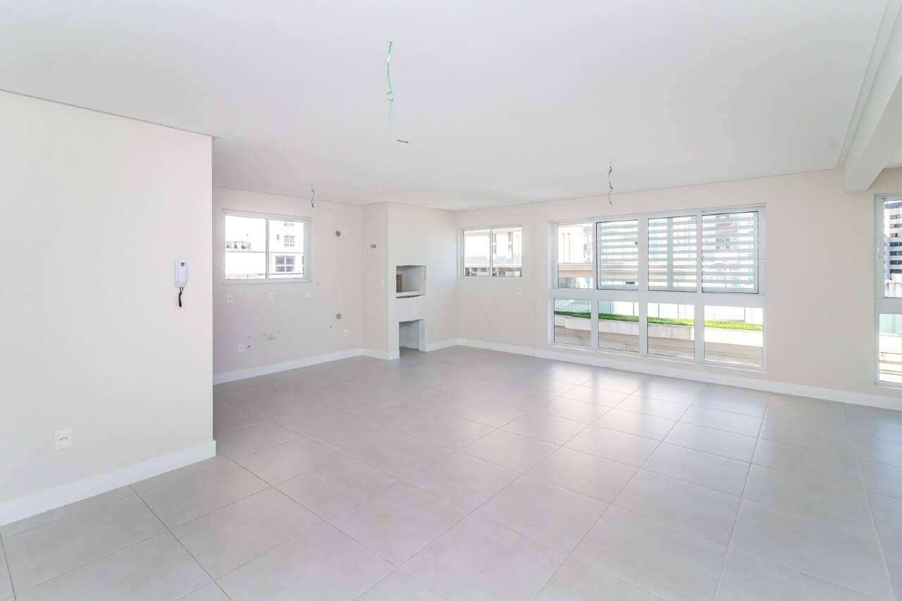 Apartamento com 2 suítes no edifício Sol da Manhã, Centro em Balneário Camboriú