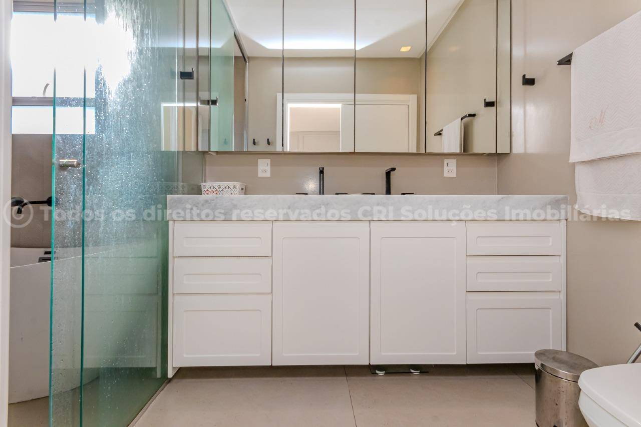 Foto do imóvel Apartamento com 3 suítes no Edifício Montpelier, bairro Pioneiros em Balneário Camboriú