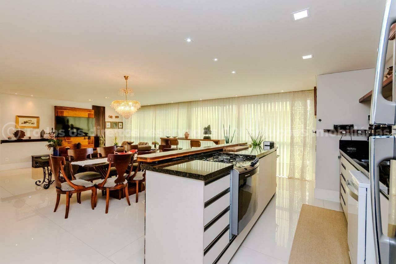 Apartamento com 4 suítes no edifício Mirage Residence na Praia Brava em Itajaí