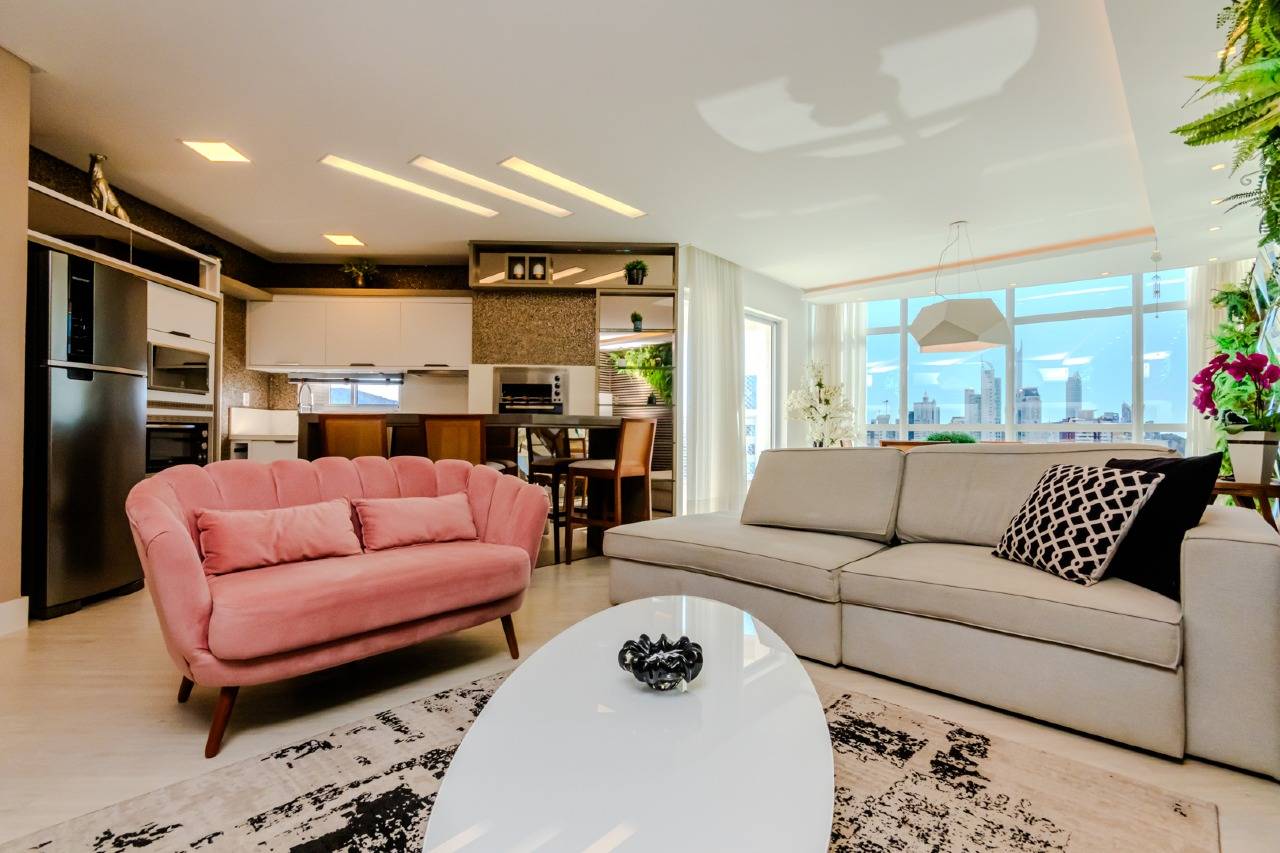 Foto do imóvel Apartamento Mobiliado com 03 Suítes á venda no Edifício Portinax em Balneário Camboriú
