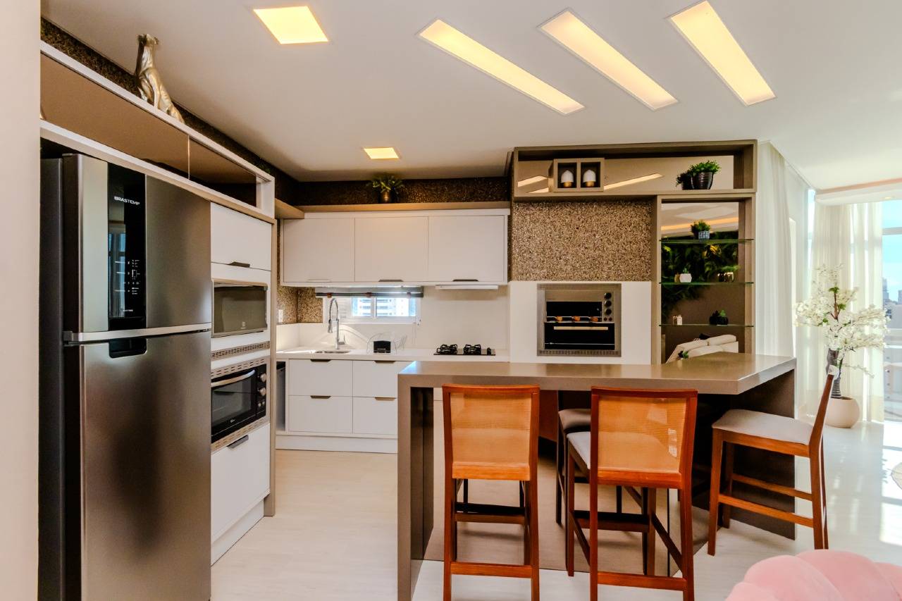 Foto do imóvel Apartamento Mobiliado com 03 Suítes á venda no Edifício Portinax em Balneário Camboriú