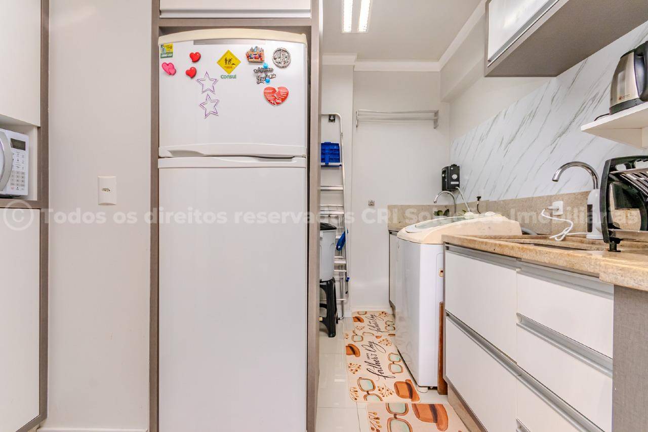 Foto do imóvel Apartamento à venda com 2 suítes e 1 vaga de garagem na famosa Avenida Atlântica, no centro de Balneário Camboriú.