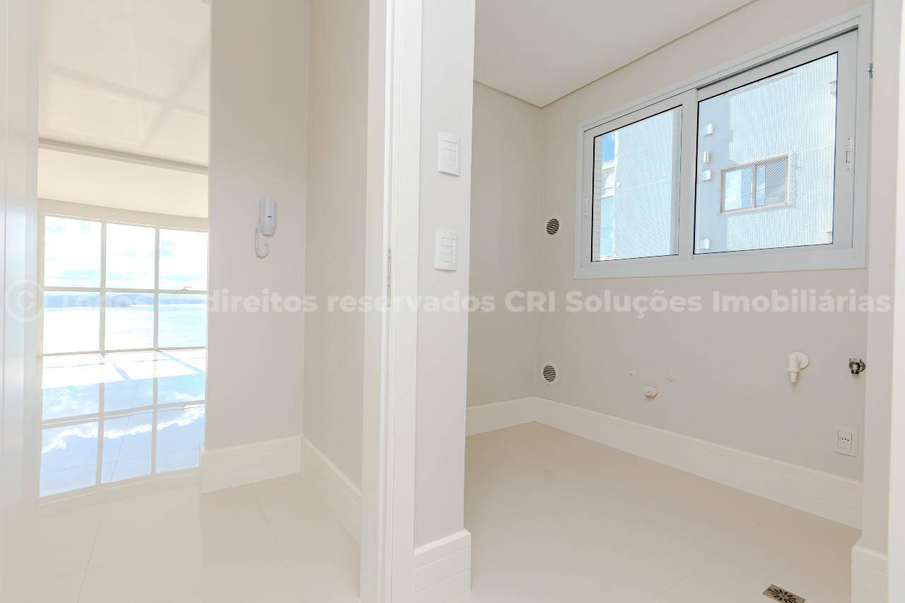 Foto do imóvel Apartamento alto-padrão à venda com 4 suítes e 4 vagas de garagem no Ibiza Towers na Barra Sul de Balneário Camboriú.