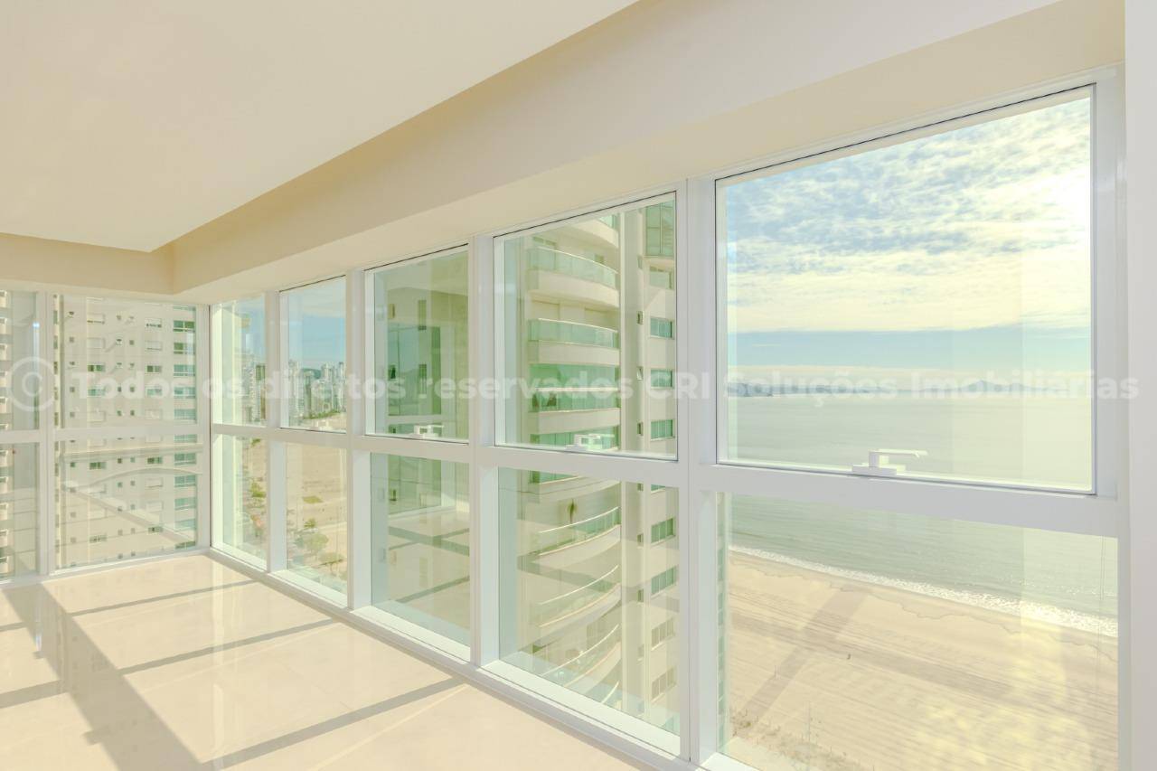 Apartamento com 4 suítes no One Tower na Barra Sul de Balneário Camboriú