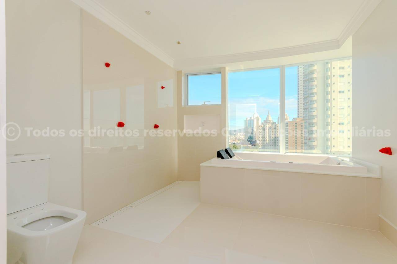 Foto do imóvel Apartamento alto padrão à venda com 4 suítes e 4 vagas de garagem no One Tower, na cobiçada Barra Sul de Balneário Camboriú.