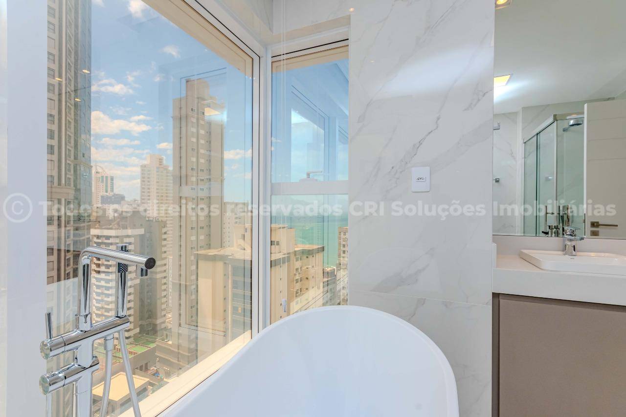 Foto do imóvel Apartamento finamente mobiliado à venda com 4 suítes e 4 vagas de garagem no Grand Place Tower da FG, no coração de Balneário Camboriú.