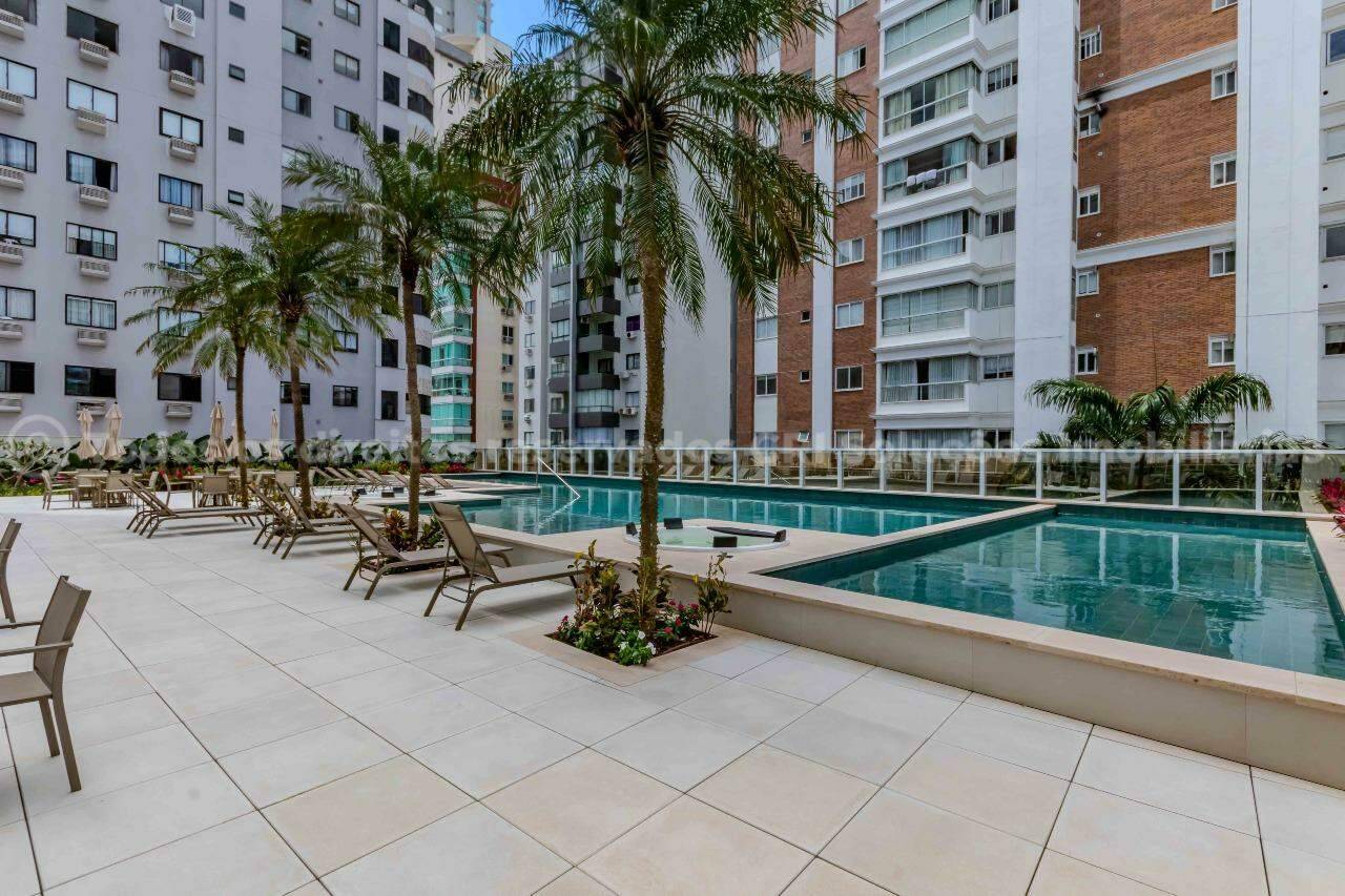 Foto do imóvel Apartamento finamente mobiliado à venda com 4 suítes e 4 vagas de garagem no Grand Place Tower da FG, no coração de Balneário Camboriú.