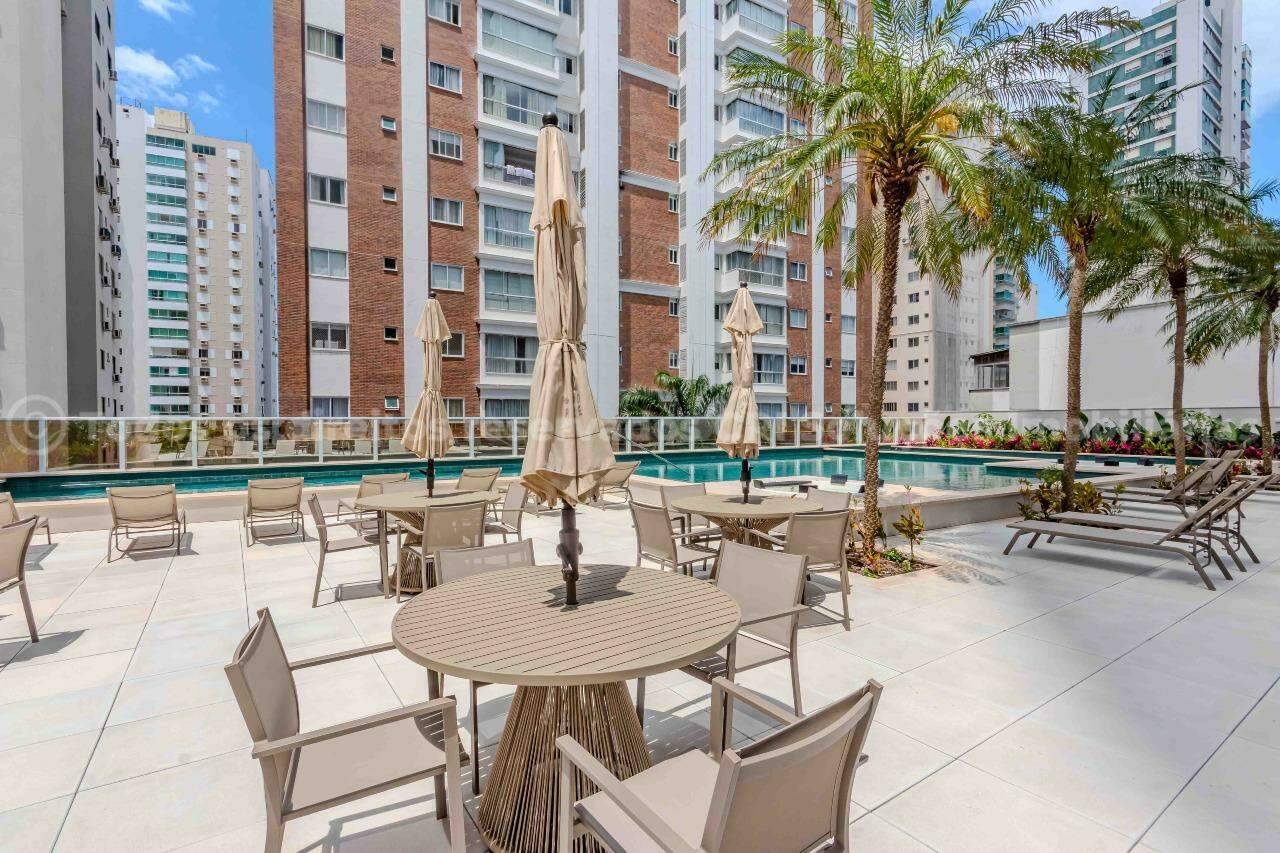 Foto do imóvel Apartamento finamente mobiliado à venda com 4 suítes e 4 vagas de garagem no Grand Place Tower da FG, no coração de Balneário Camboriú.