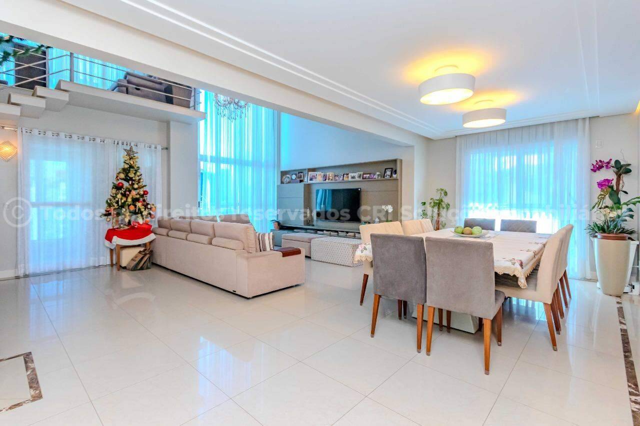 Foto do imóvel Apartamento mobiliado alto padrão à venda com 3 suítes e 3 vagas de garagem no Edifício Residencial Vermont, no centro de Balneário Camboriú.