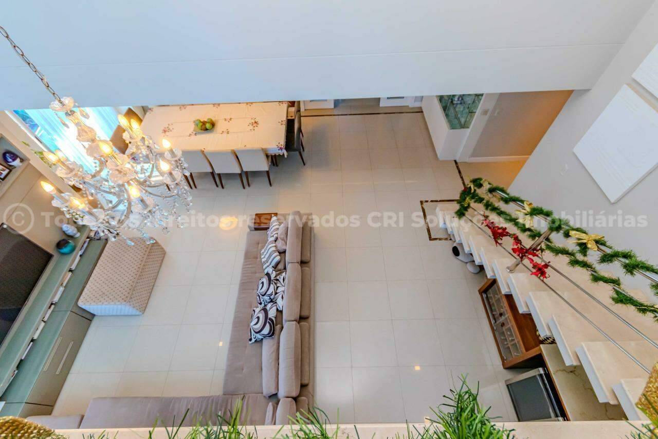 Foto do imóvel Apartamento mobiliado alto padrão à venda com 3 suítes e 3 vagas de garagem no Edifício Residencial Vermont, no centro de Balneário Camboriú.