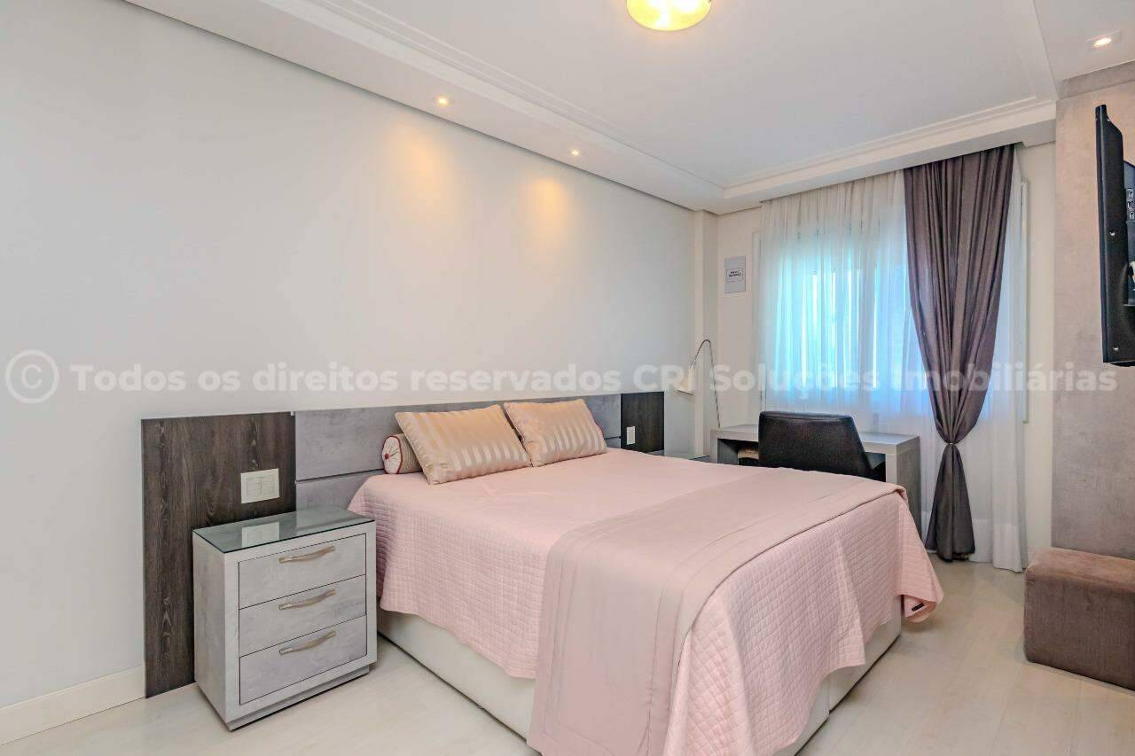 Foto do imóvel Apartamento mobiliado alto padrão à venda com 3 suítes e 3 vagas de garagem no Edifício Residencial Vermont, no centro de Balneário Camboriú.