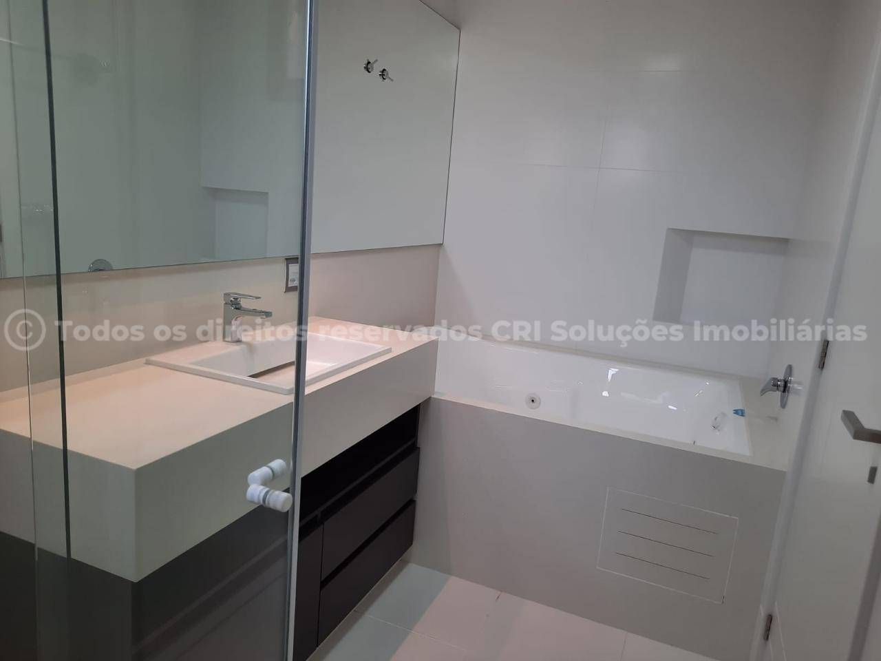 Foto do imóvel Apartamento a venda no Edificio Milano com 04 Quartos sendo 04 Suites em Itapema Meia Praia