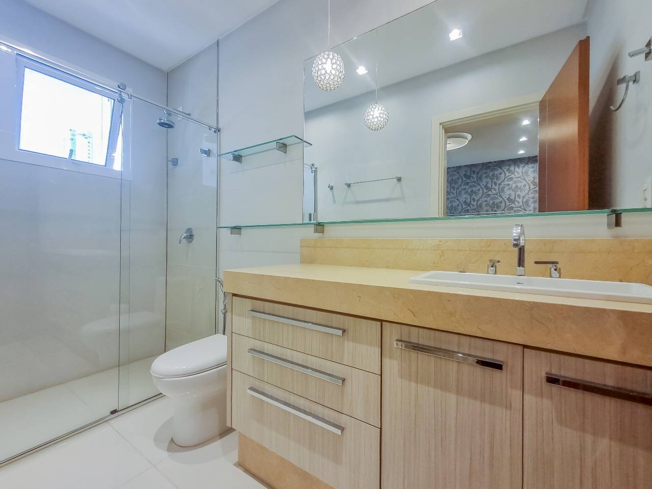Foto do imóvel Apartamento mobiliado de 220m² no Marina Beach Tower com 4 suítes e marina exclusiva – Balneário Camboriú