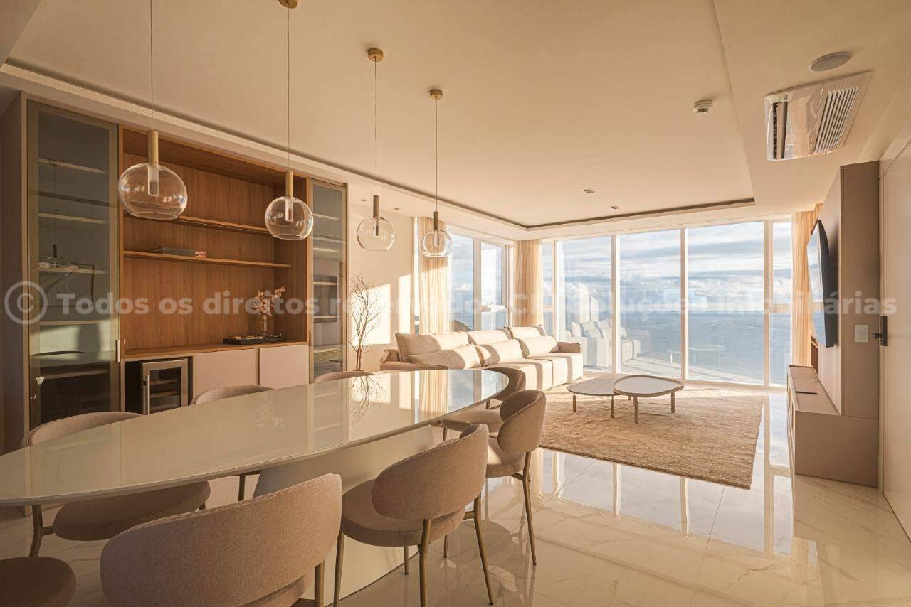 Apartamento mobiliado com 4 suítes no Grand Place Tower no Centro em Balneário Camboriú