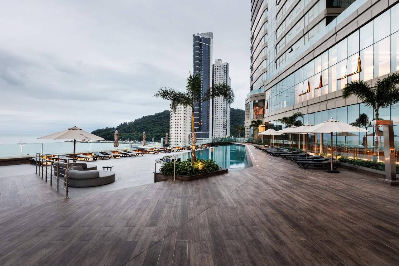 Foto do imóvel Apartamento no Yachthouse com 4 suítes e 3 vagas – Barra Sul, Balneário Camboriú