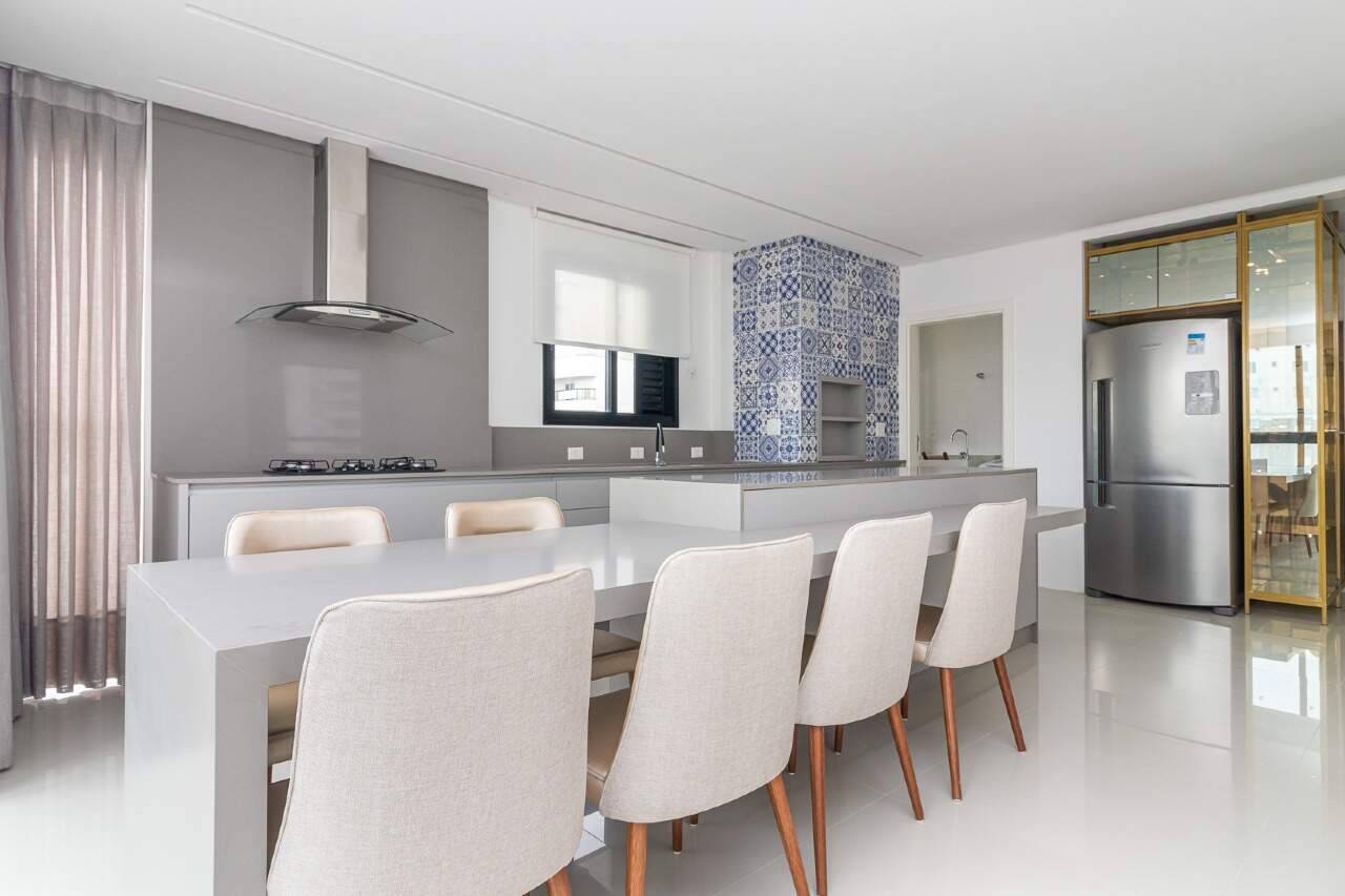 Apartamento com 3 suítes no Boulevard Brasil Residence no Centro em Balneário Camboriú