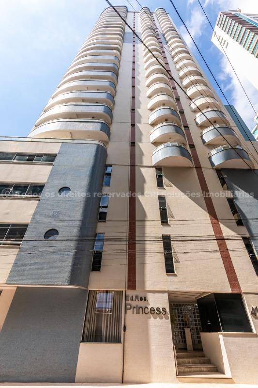 Foto do imóvel Apartamento com 04 Dormitórios Vista Mar á venda no Edifício Princess em Balneário Camboriú