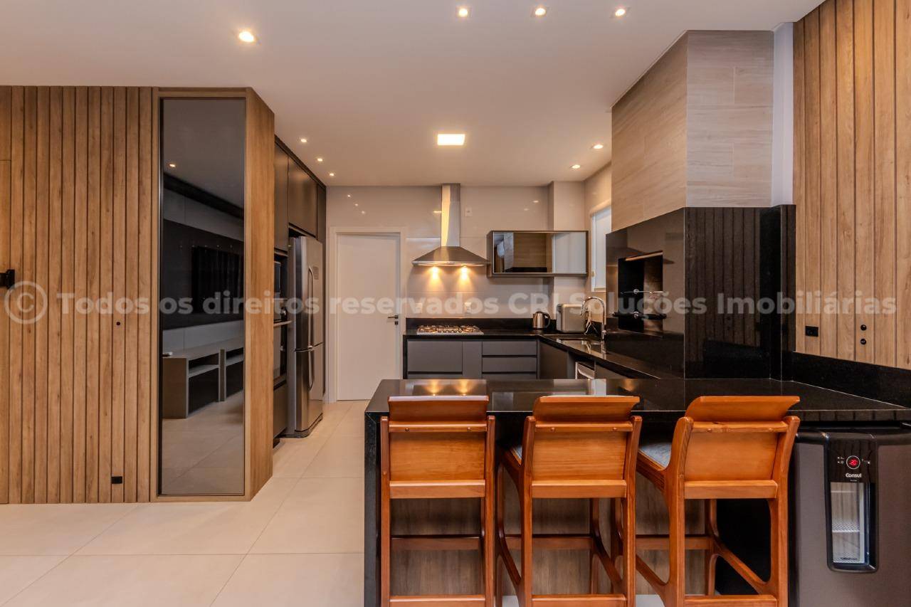 Apartamento com 3 suítes no Montpellier Residence em Balneário Camboriú no Bairro Pioneiros