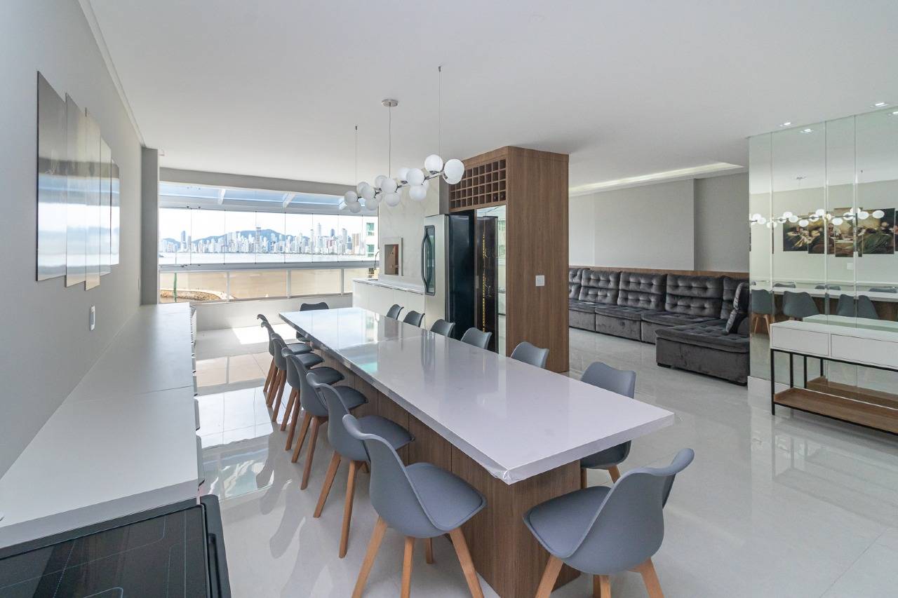 Apartamento com 4 suítes no Edifício Italian no Pioneiros em Balneário Camboriú