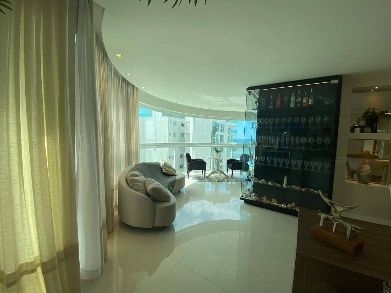 Foto do imóvel Apartamento no Brava Beach Torre Corais Itajaí com 3 suítes e 200m² de frente para o mar
