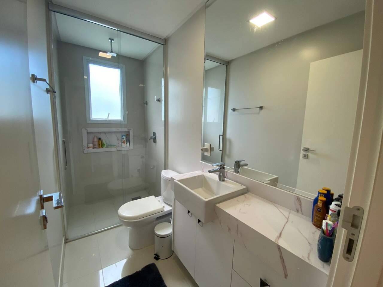Foto do imóvel Apartamento no Brava Beach Torre Corais Itajaí com 3 suítes e 200m² de frente para o mar