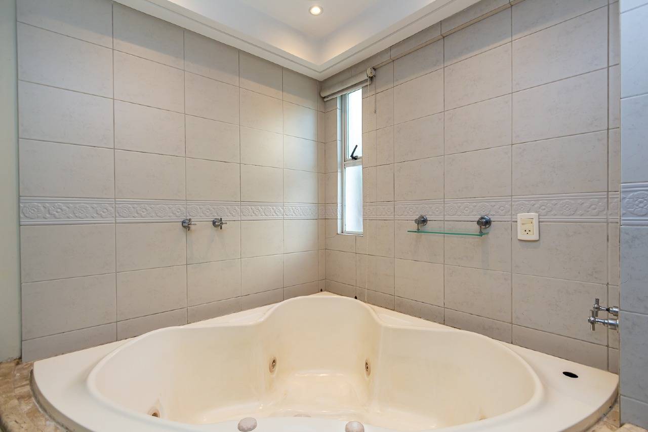 Foto do imóvel Apartamento de Frente para o Mar no Number One em Balneário Camboriú