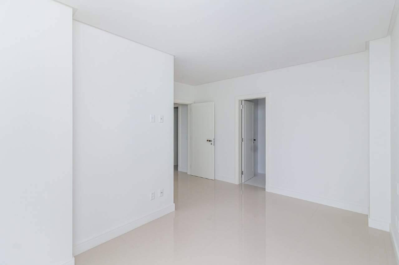 Foto do imóvel Apartamento com 03 Suítes á venda no Edifício Hamptons em Balneário Camboriú