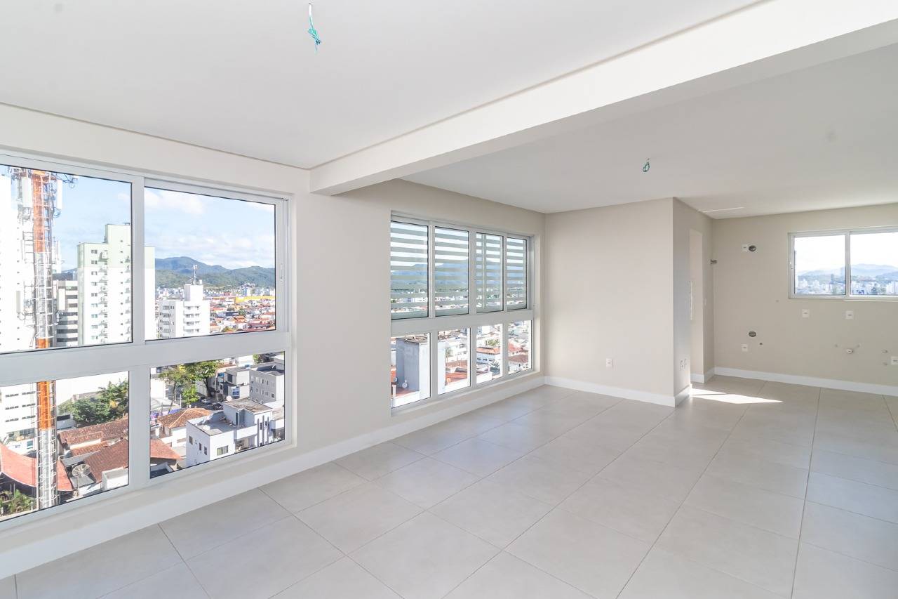 Foto do imóvel Apartamento no Centro de Balneário Camboriú com Home Office + 02 Suítes á venda no Edifício Sol da Manhã