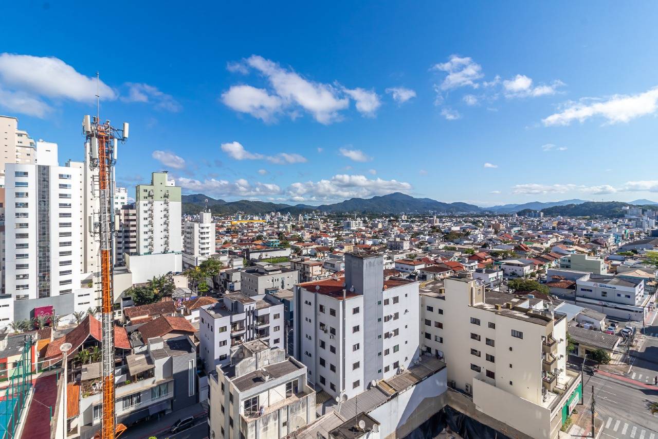Foto do imóvel Apartamento no Centro de Balneário Camboriú com Home Office + 02 Suítes á venda no Edifício Sol da Manhã