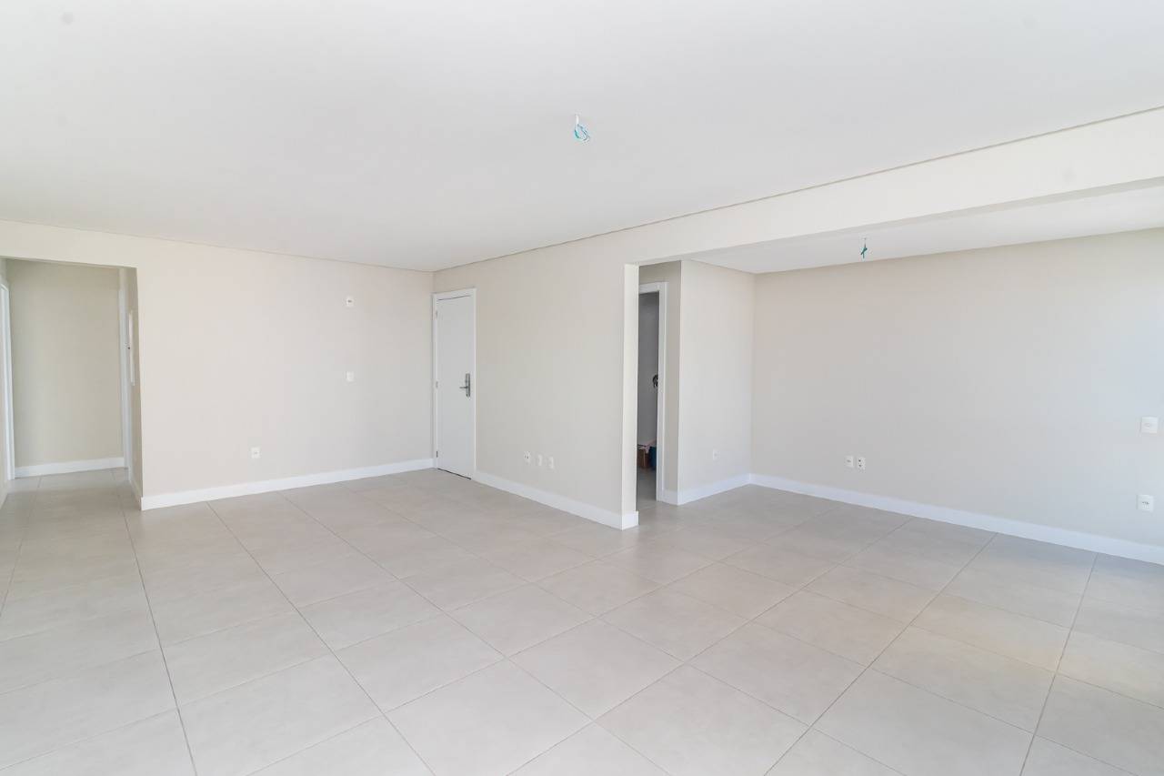 Foto do imóvel Apartamento no Centro de Balneário Camboriú com Home Office + 02 Suítes á venda no Edifício Sol da Manhã